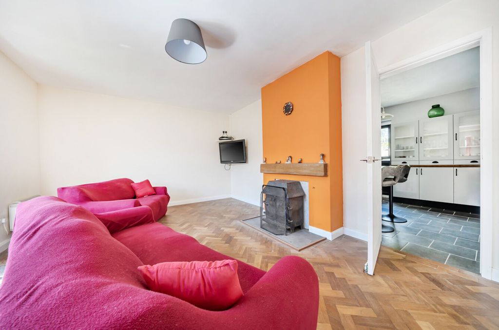 Property photo 2 of 20