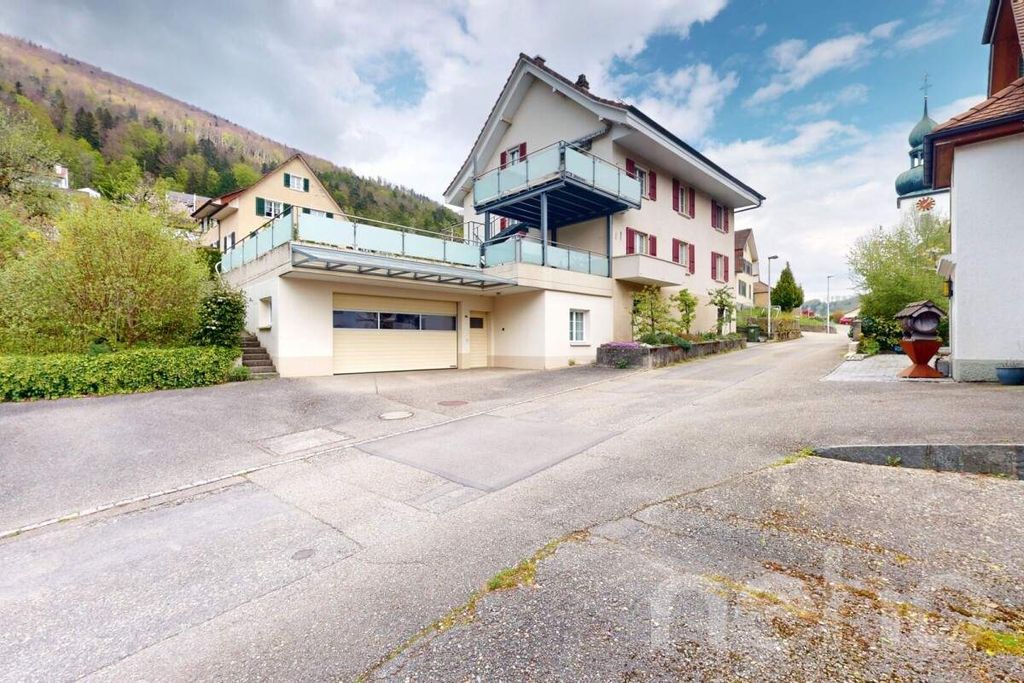 Property photo 2 of 13