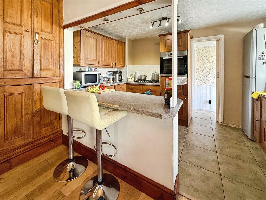 Property photo 2 of 24 Kitchen