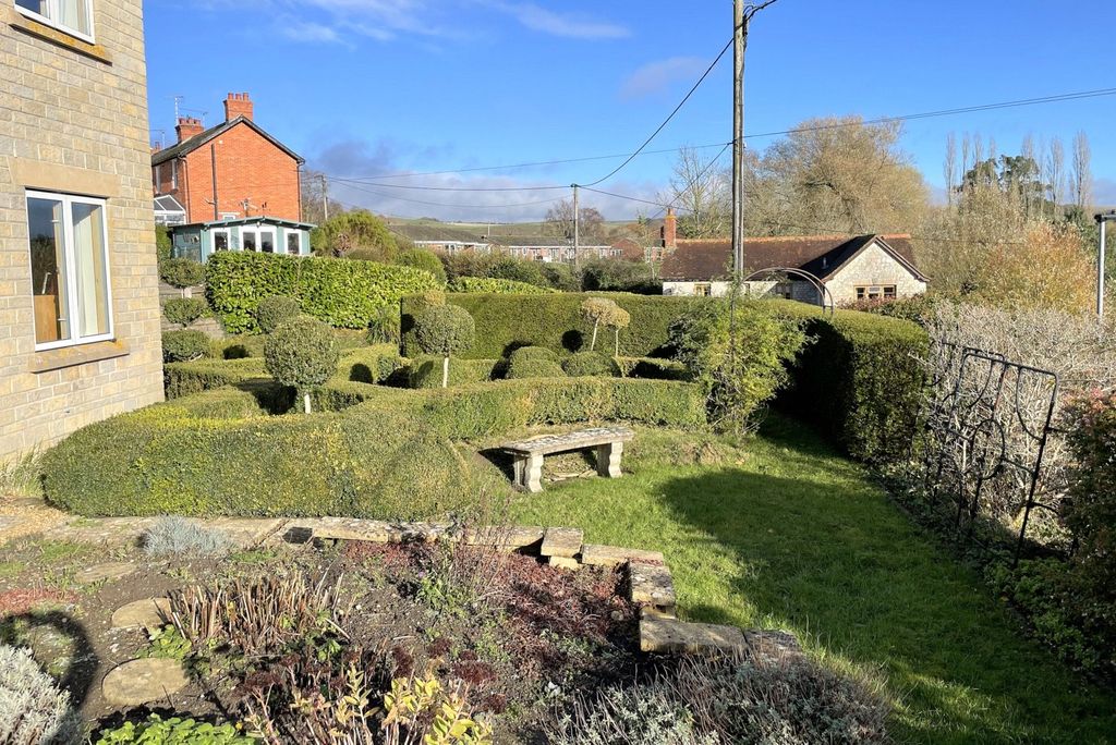 Property photo 2 of 20 Picture No. 17