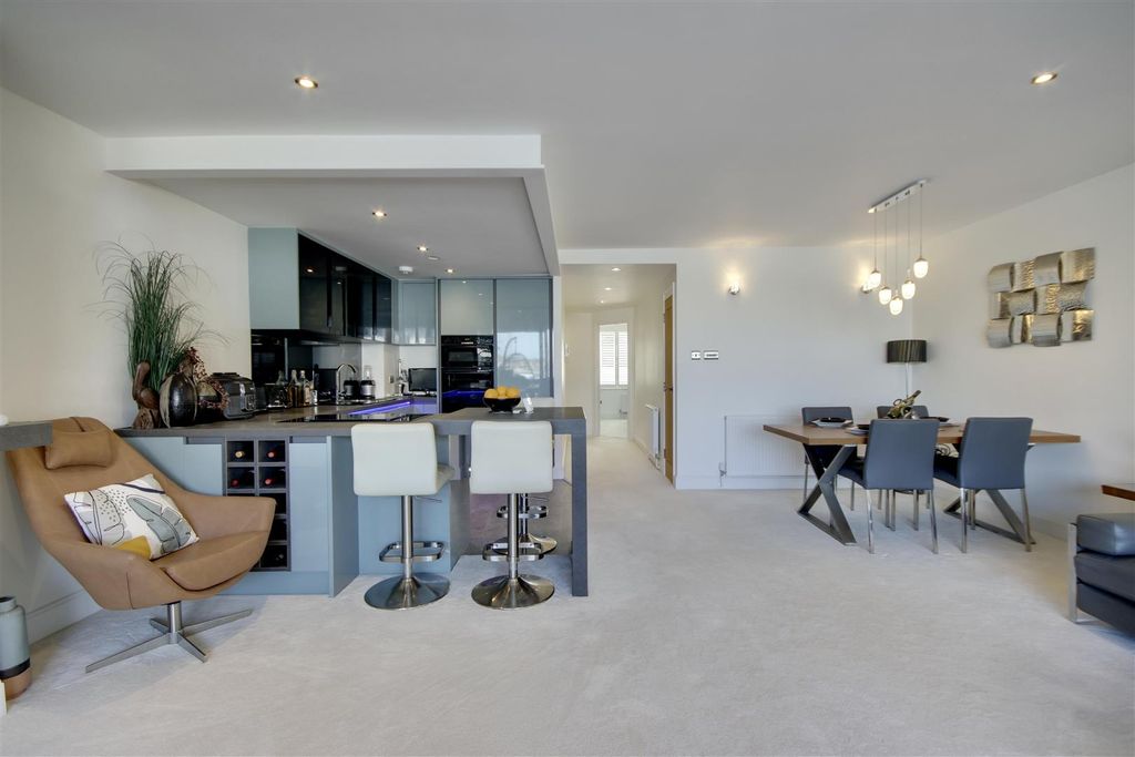 Property photo 1 of 31 899F87Ff-0847-4D4A-Aaa5-2D779042Cab8_1_201_A.Jpeg