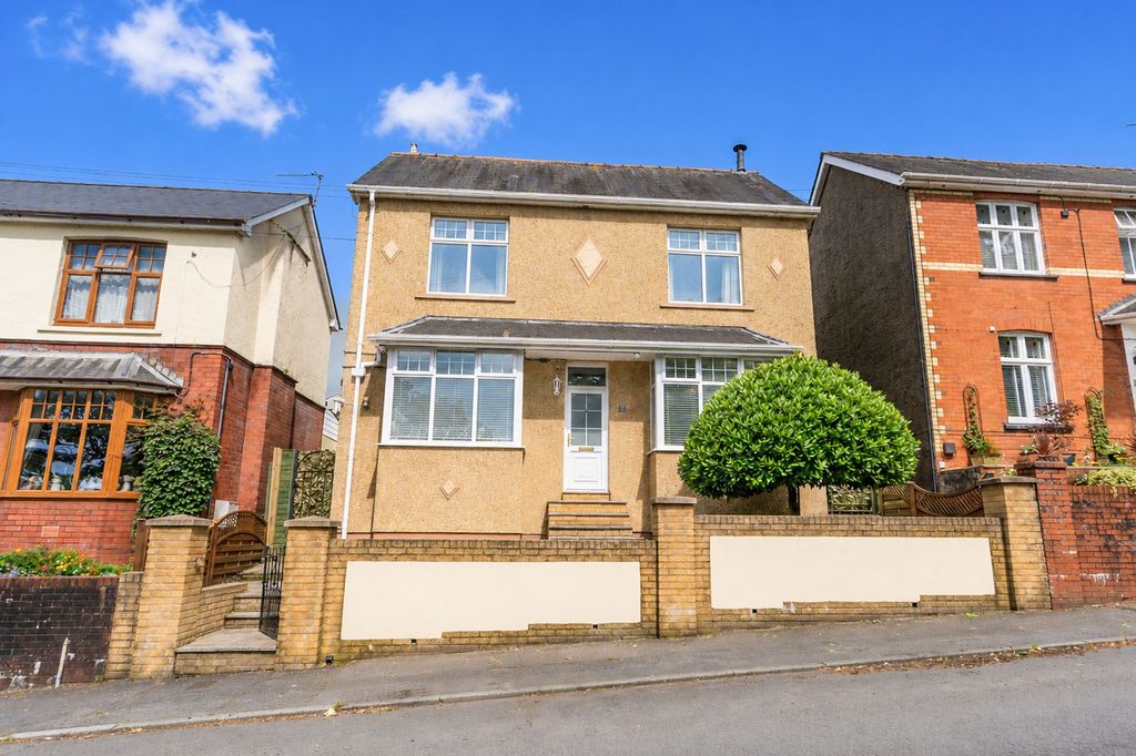 Property photo 1 of 30