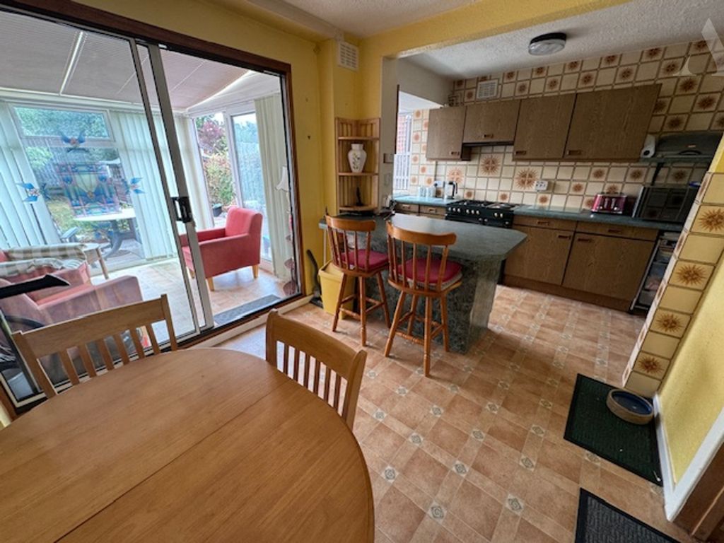 Property photo 3 of 14 5 Ronald Grove Kitchen Diner x 2