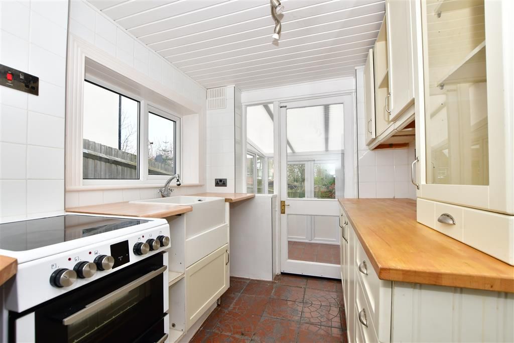 Property photo 1 of 9 Kitchen