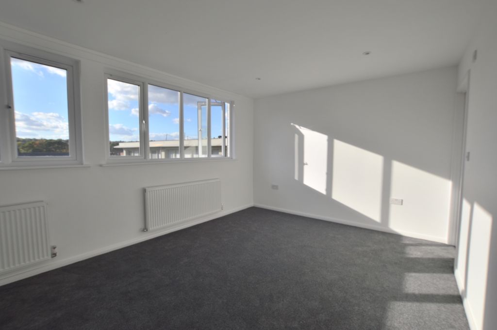 Property photo 3 of 10 Bedroom