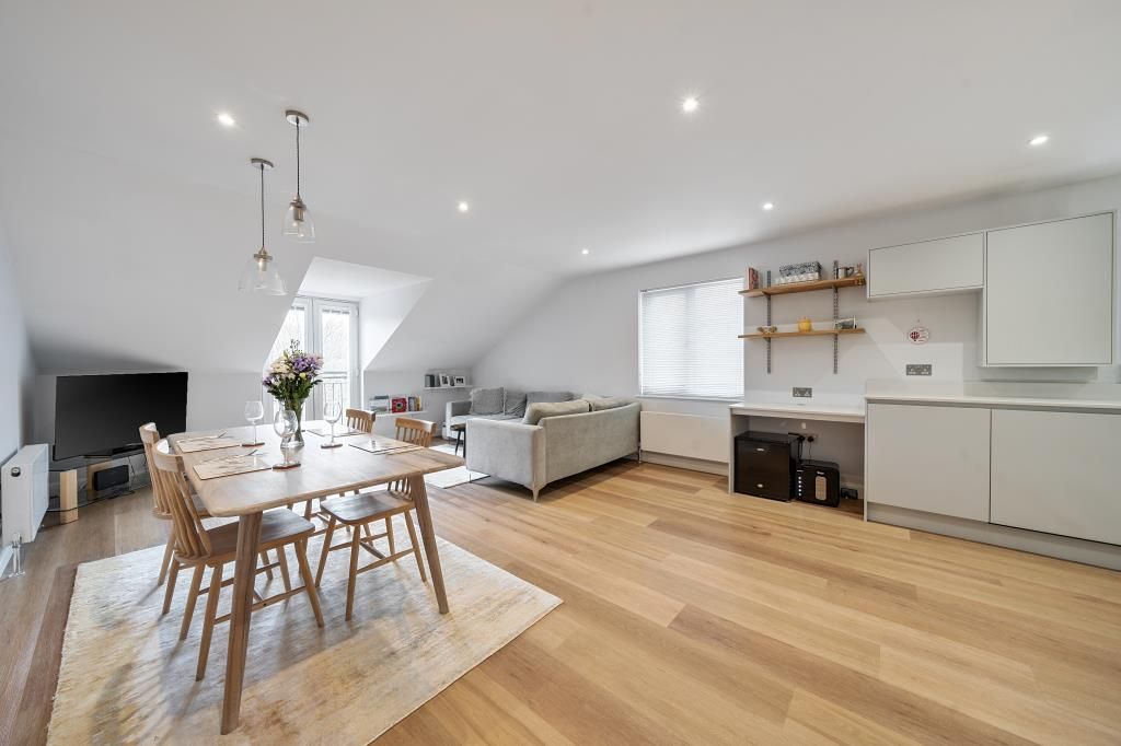 Property photo 2 of 15 Kitchen/Reception