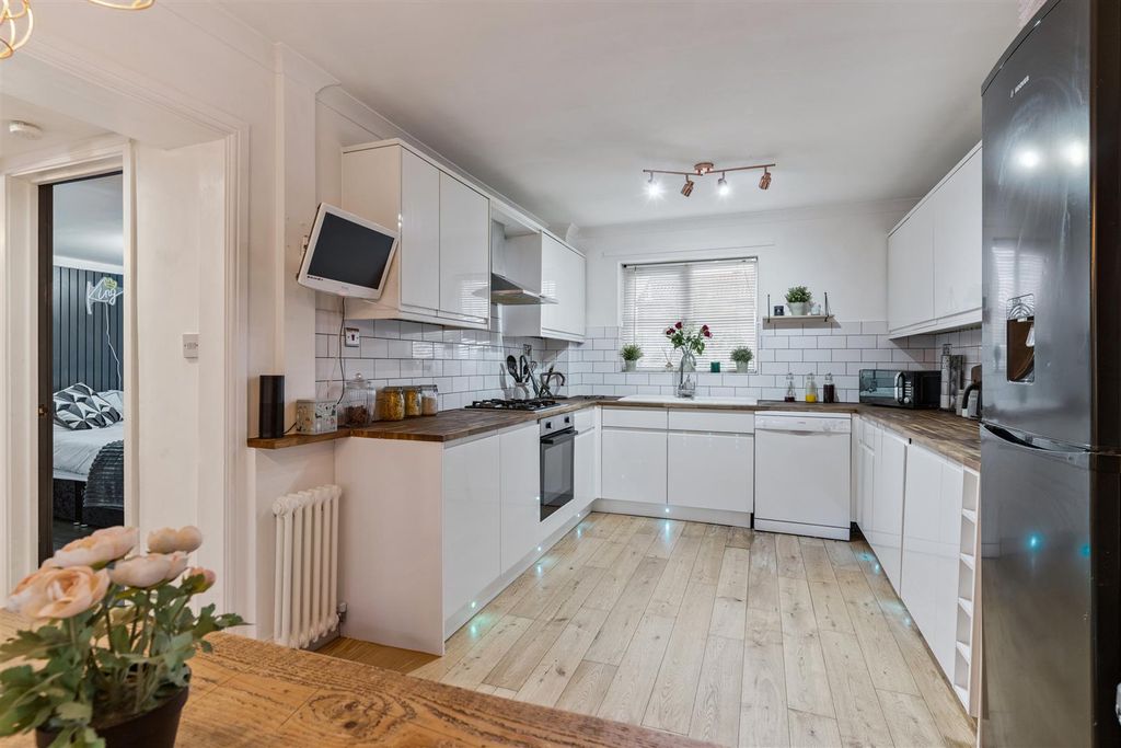 Property photo 3 of 21 Dsc00803-803F4Bb177d627665F3F490A5564c6B9.Jpg