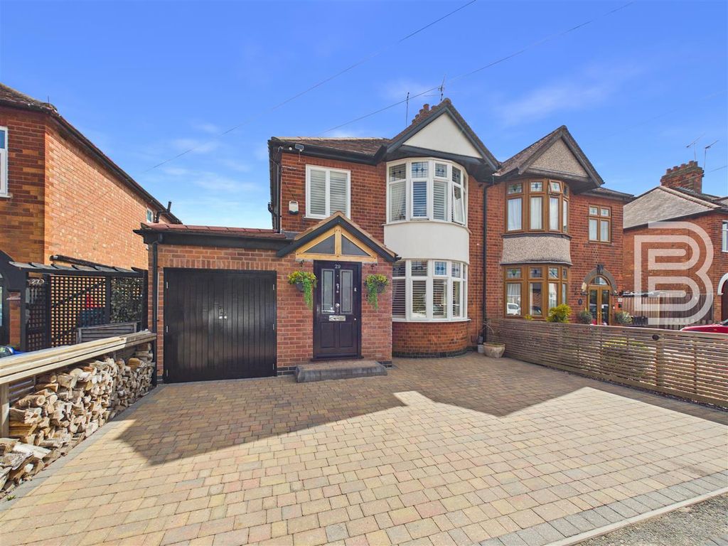 Property photo 1 of 24 Cam03823G0-Pr0204-Still034.Jpg