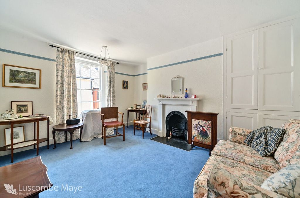 Property photo 3 of 19