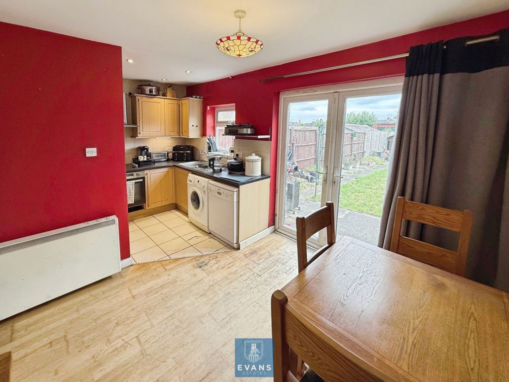 Property photo 3 of 18 Kitchen Diner
