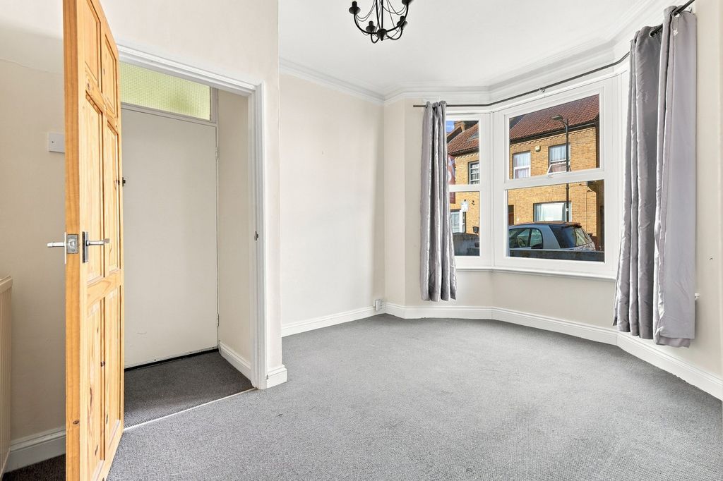 Property photo 2 of 17
