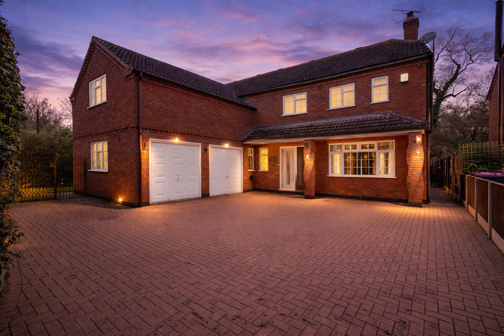 Property photo 1 of 32