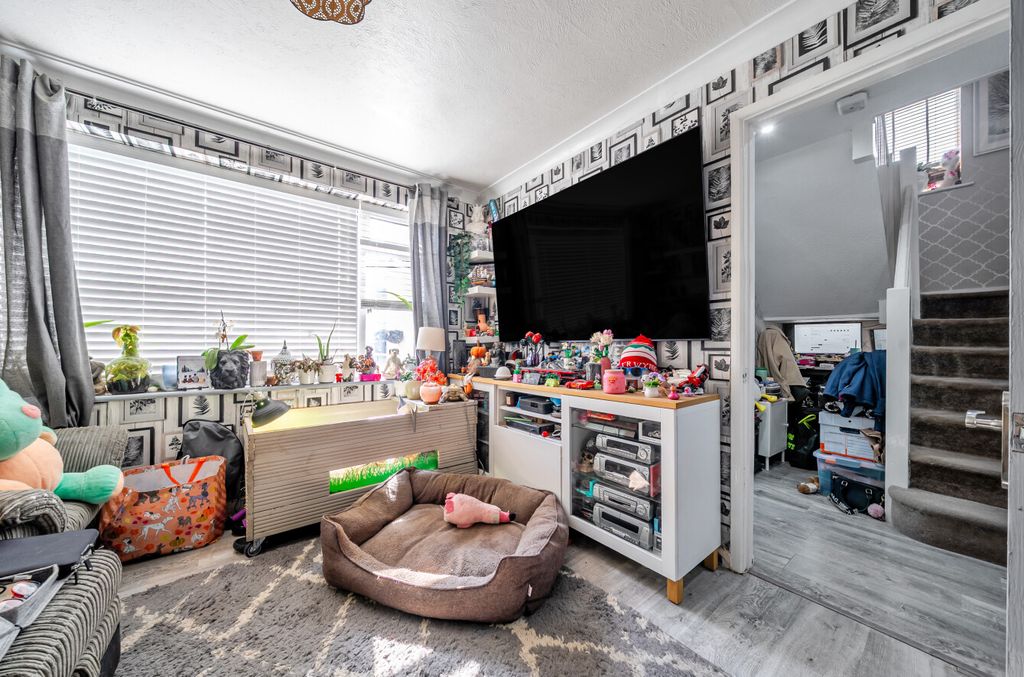 Property photo 3 of 11 1508093-7-6A7F440...