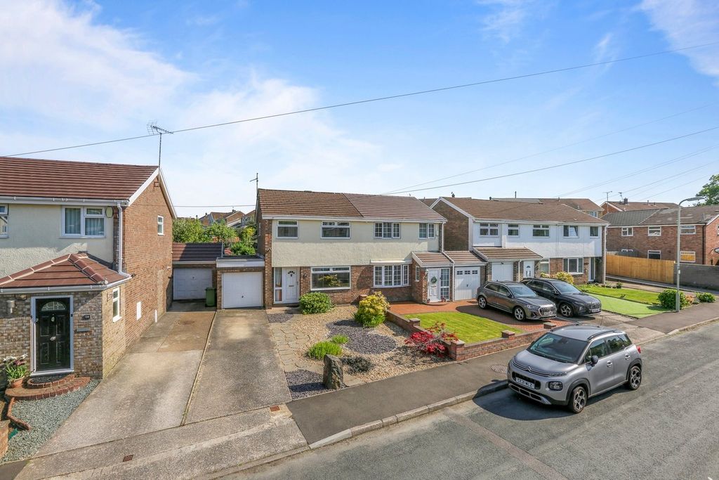 Property photo 1 of 31