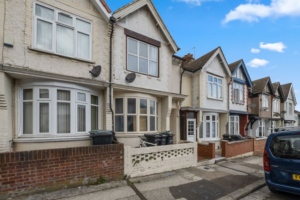 Property photo 2 of 15 5103562