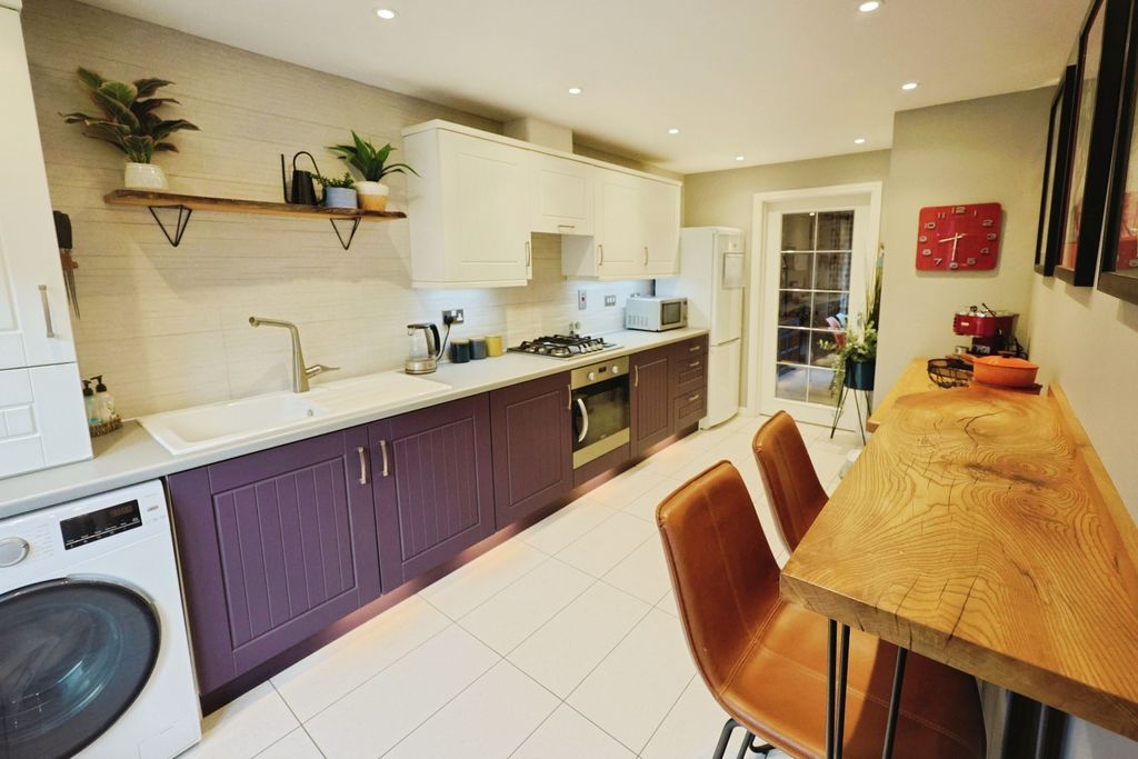 Property photo 3 of 19 Pbox-Img.Jpg