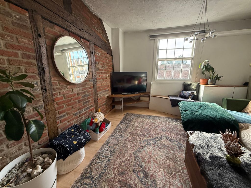 Property photo 1 of 17 Lounge/Diner