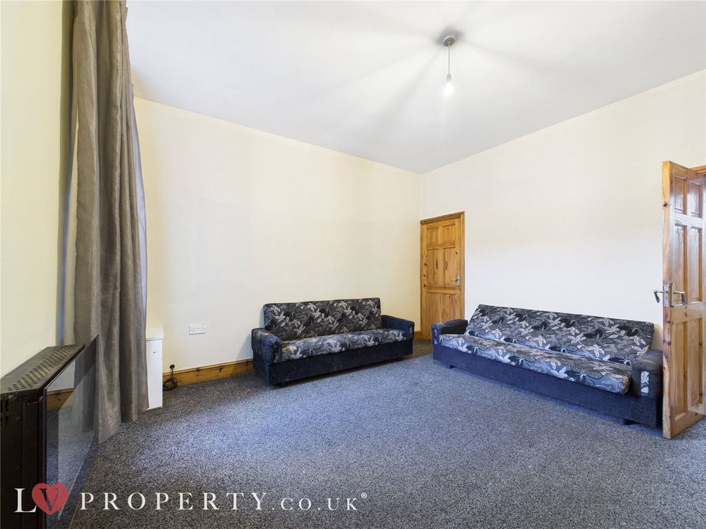 Property photo 2 of 11 Picture No. 21