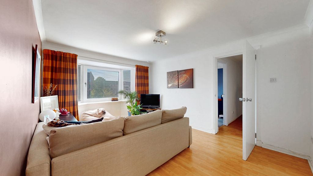 Property photo 3 of 21 16-Print-6 Leyden Court Flat 2.1_16
