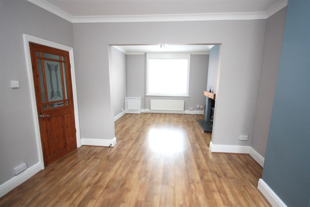 Property photo 2 of 11 Img_5457.Jpg
