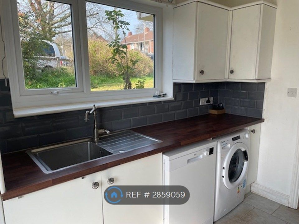 Property photo 3 of 15 Kitchen