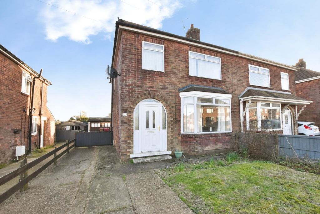 Property photo 1 of 21 Front