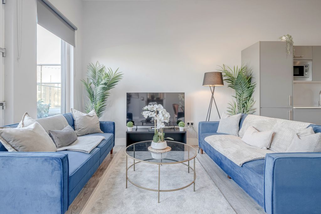 Property photo 2 of 12 Living Room