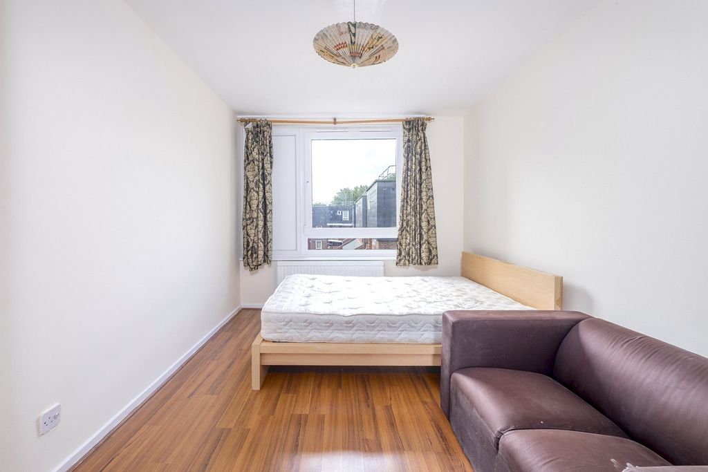 Property photo 3 of 13 Picture No. 02