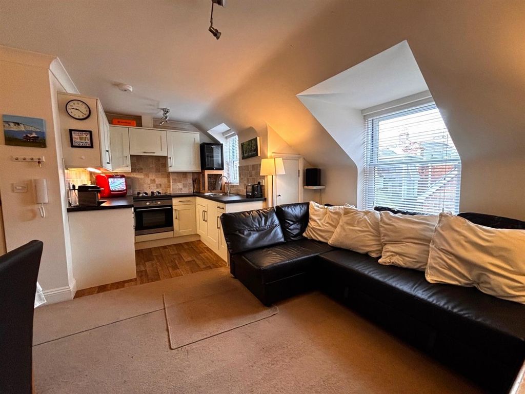 Property photo 3 of 9 4312 Lounge To Kitchen.Jpg