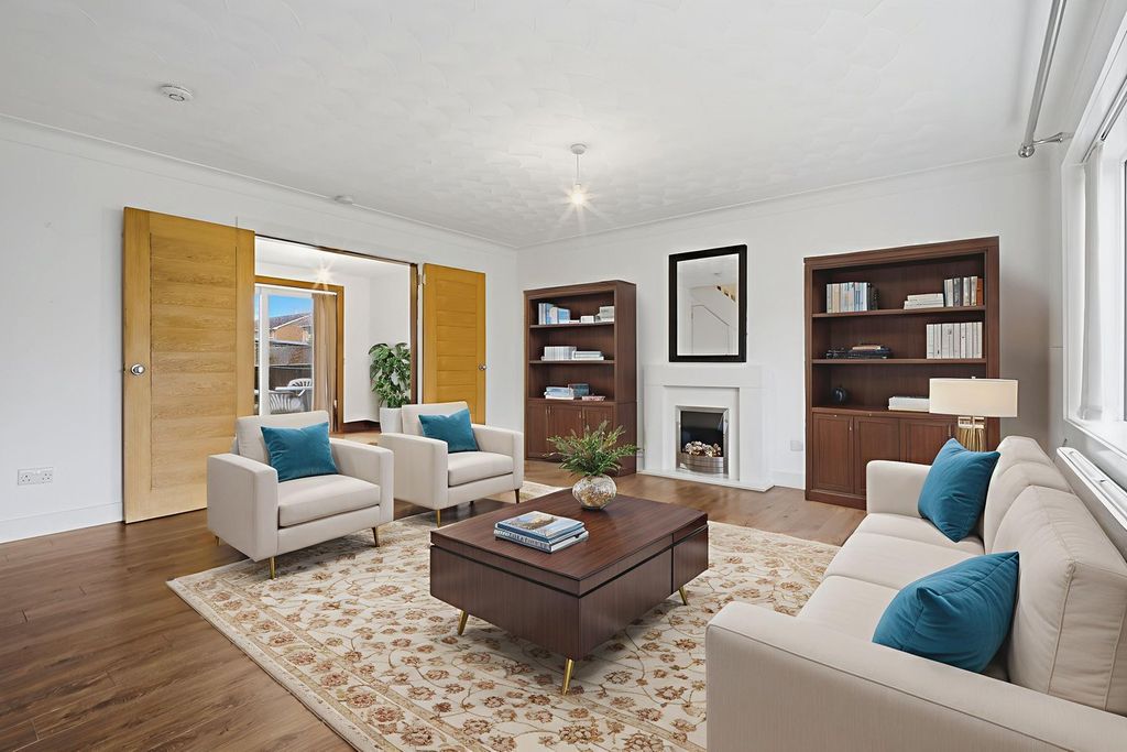 Property photo 2 of 25