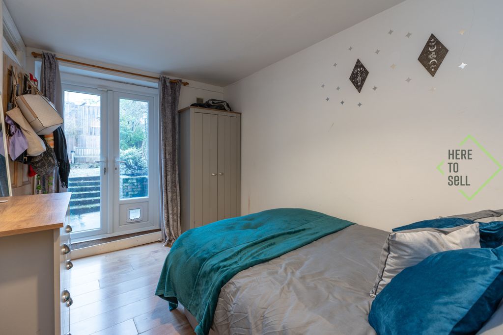 Property photo 2 of 12 68A Regina Road N4-7