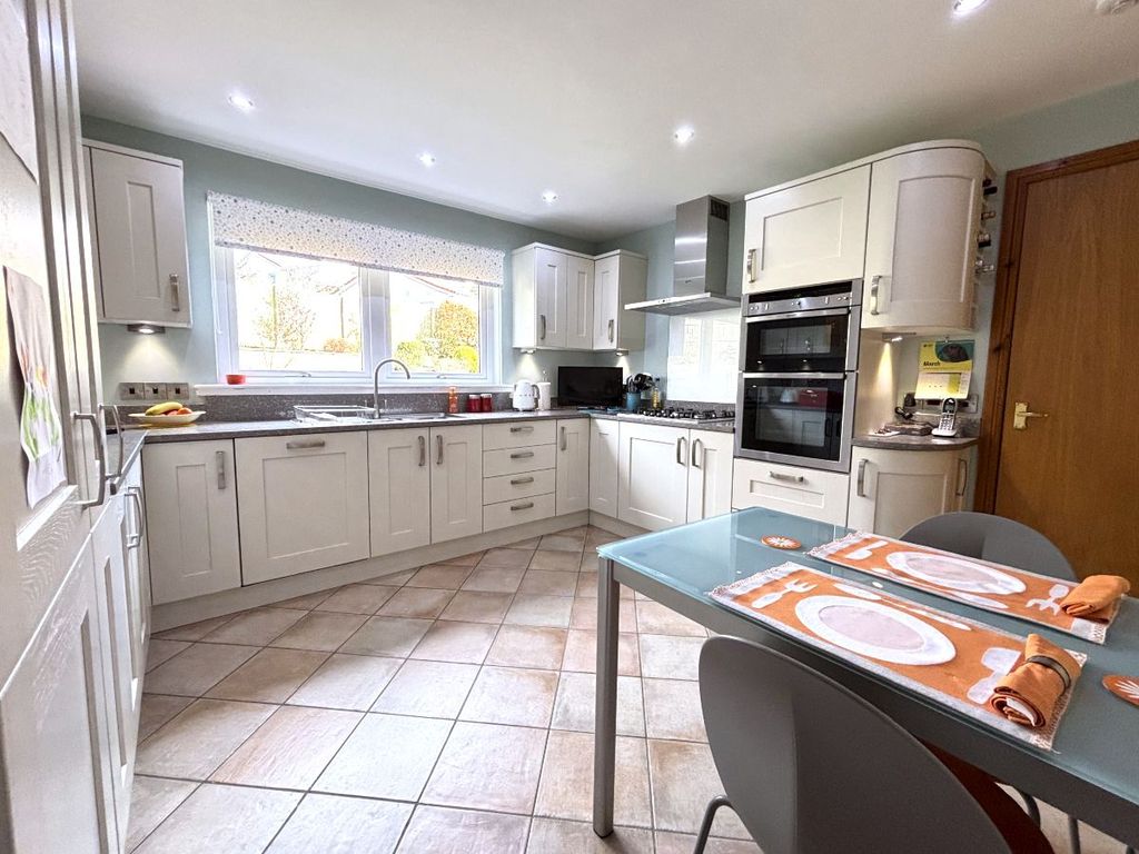 Property photo 3 of 29