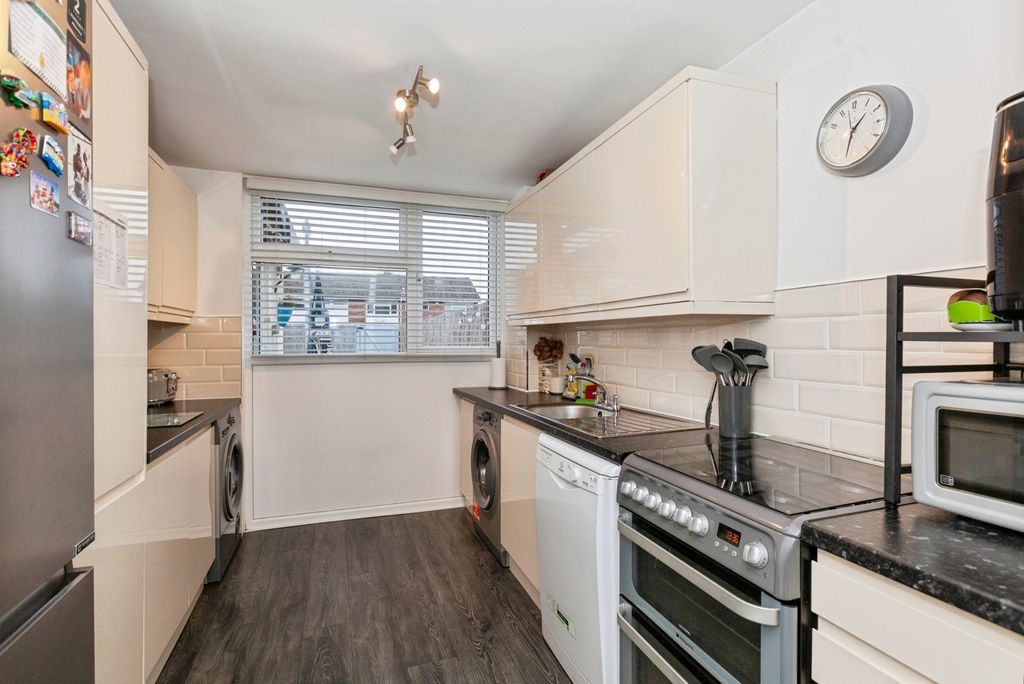 Property photo 2 of 20 Kitchen