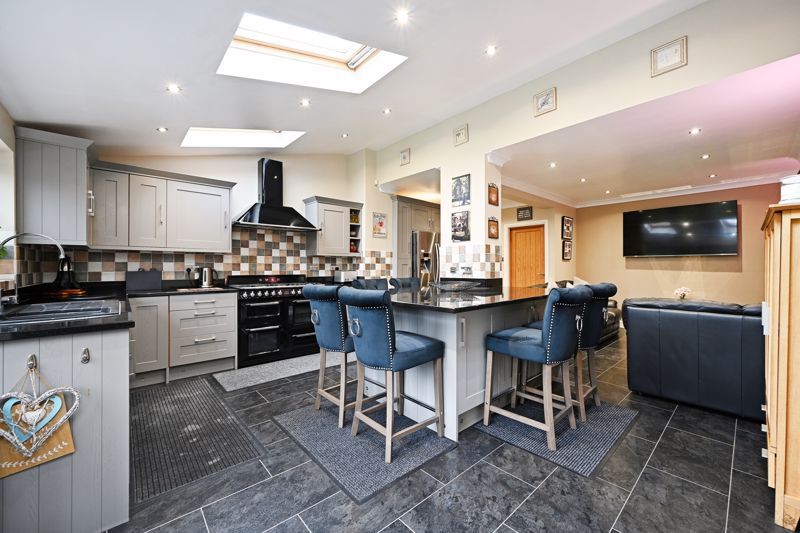 Property photo 1 of 34 Open Plan Family Dining Kitchen