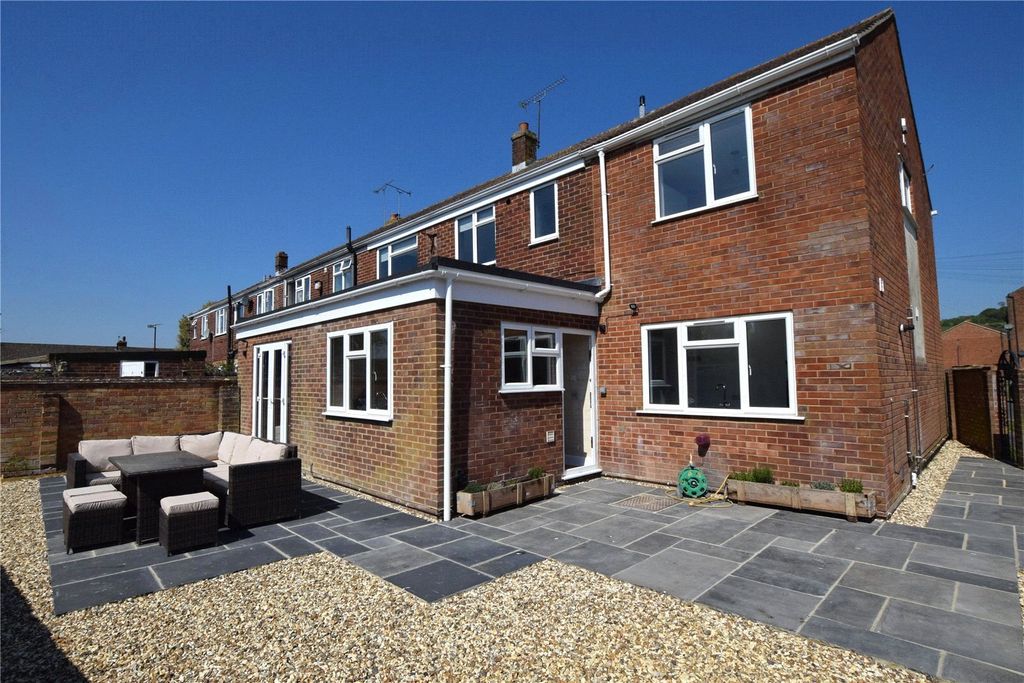 Property photo 1 of 14 External