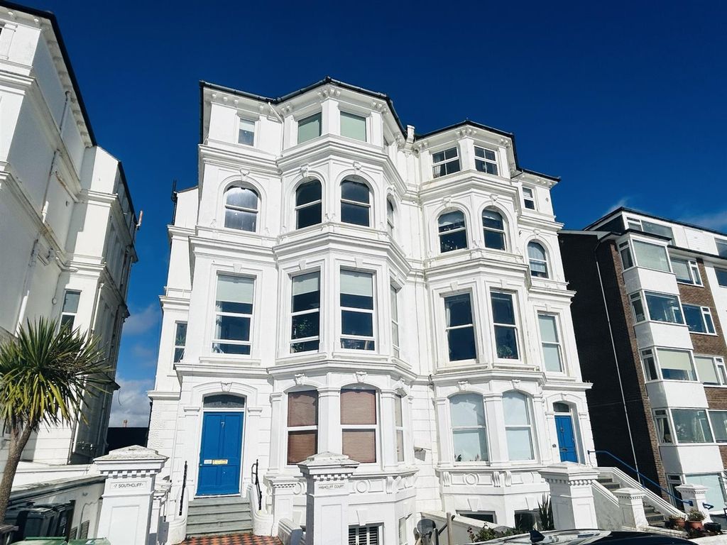 Property photo 1 of 18 01323 438506