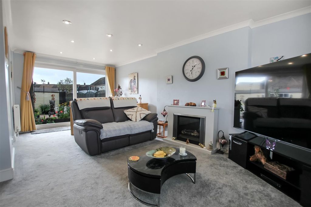 Property photo 2 of 14 Img_1938.Jpg