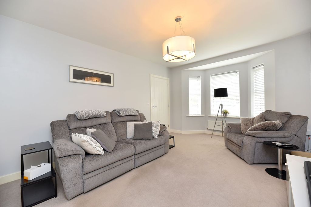 Property photo 3 of 23