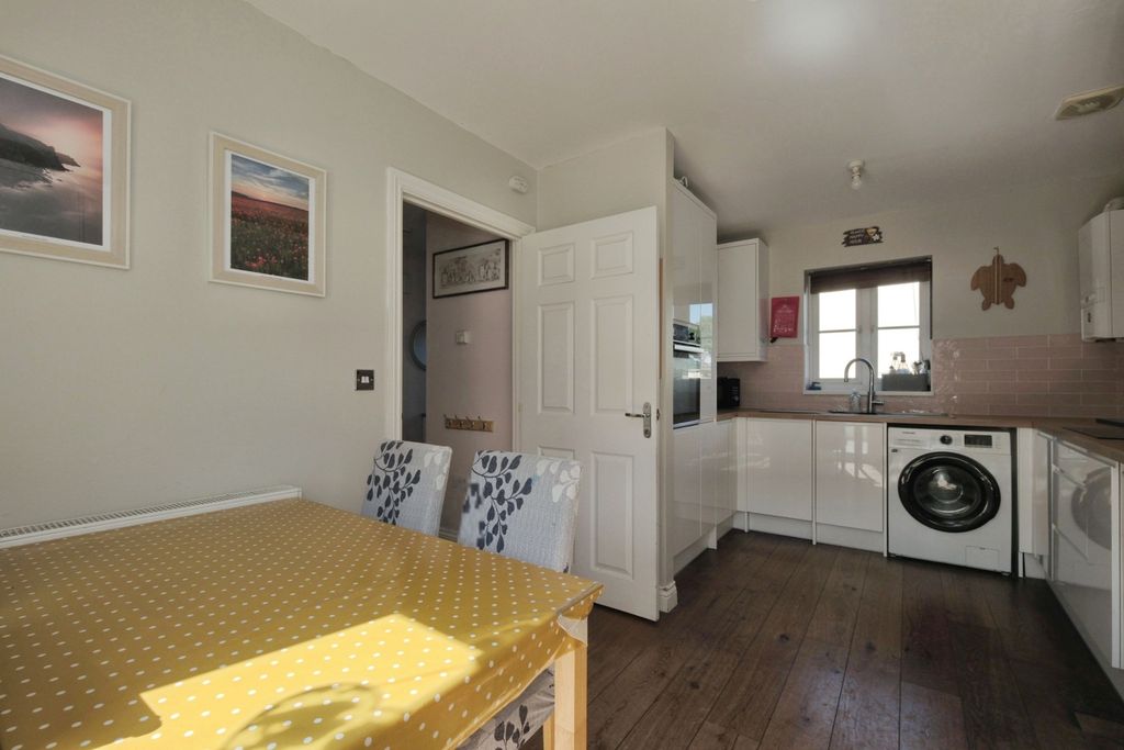 Property photo 3 of 17 Pbox-Img.Jpg