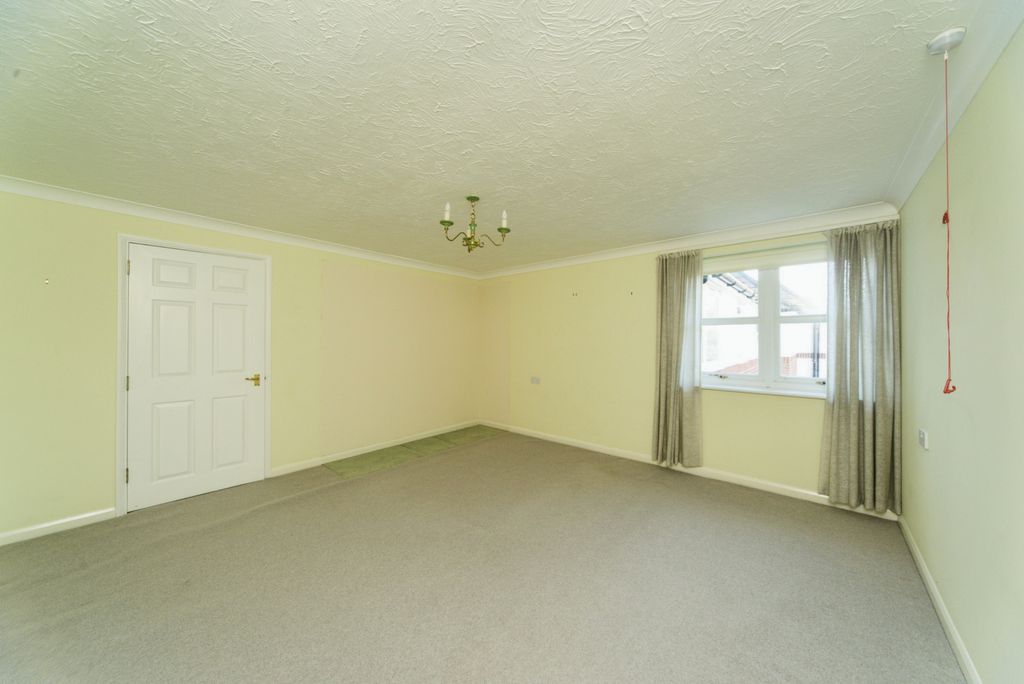 Property photo 3 of 10 Bedroom One