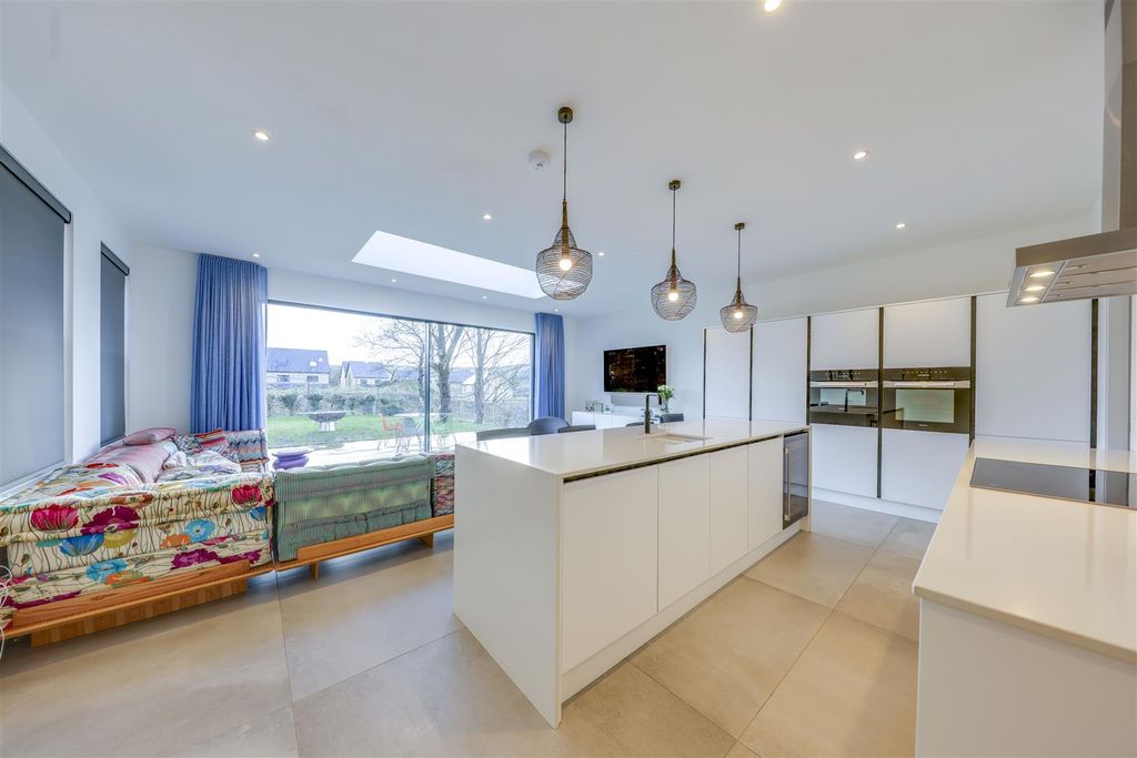 Property photo 3 of 40 Open Plan Breakfast Kitchen / Lounge Alt