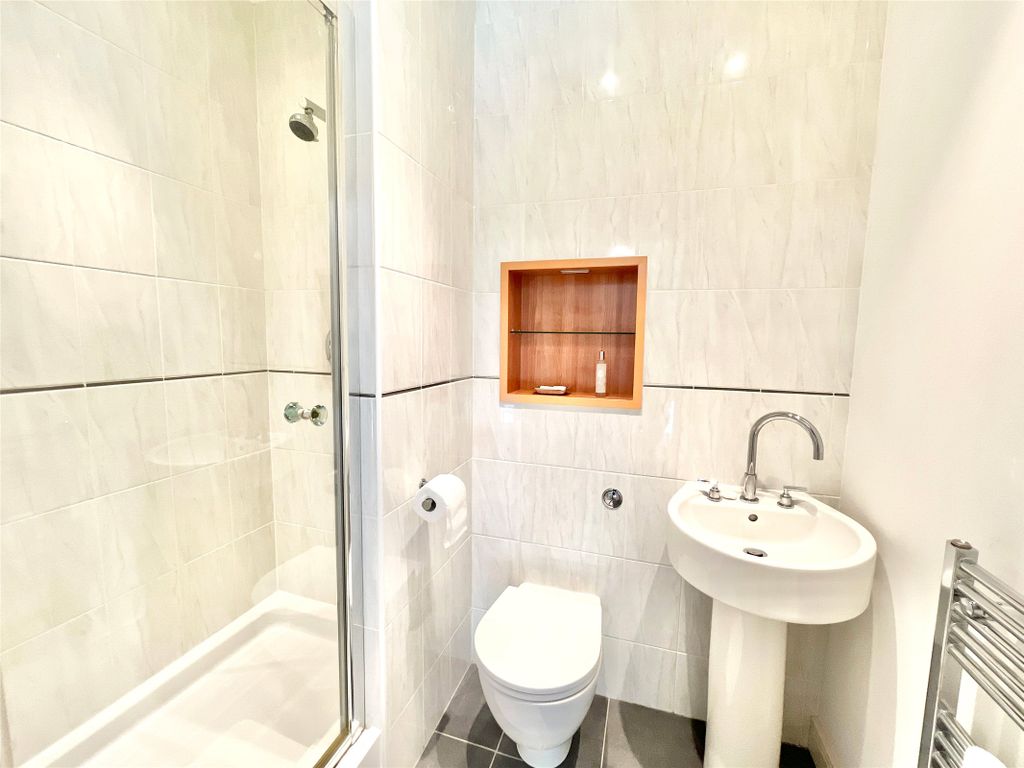 Property photo 3 of 26 En-Suite