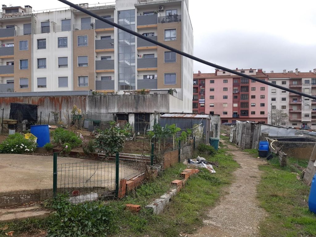 Property photo 1 of 6 Investment Opportunity In Sintra (Agualva-Cacém)
