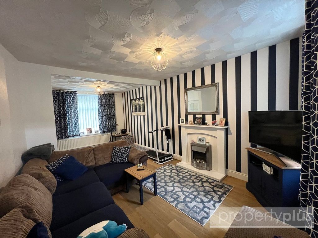 Property photo 2 of 13 Picture No. 11