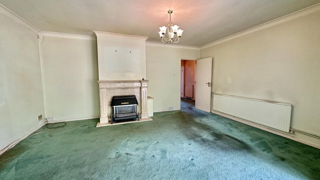 Property photo 2 of 21