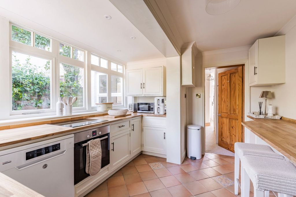 Property photo 3 of 21