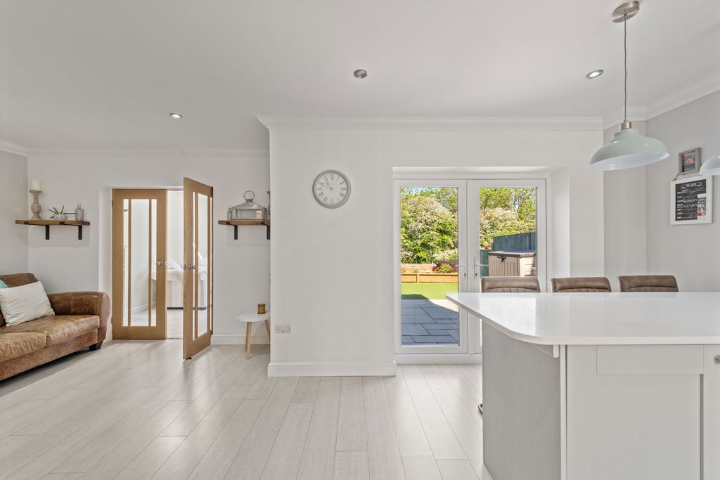 Property photo 3 of 30