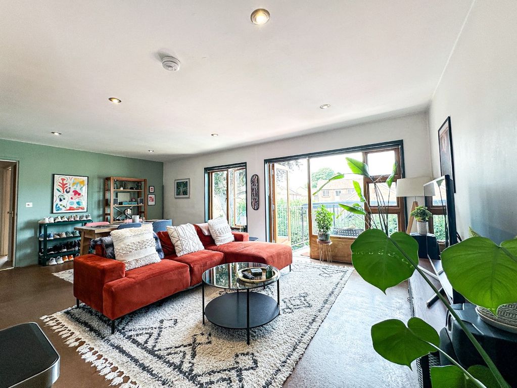 Property photo 3 of 9 48264110