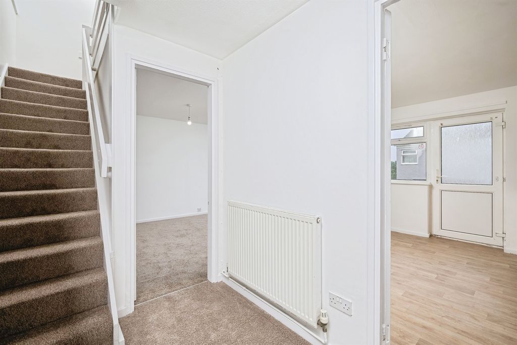 Property photo 2 of 23