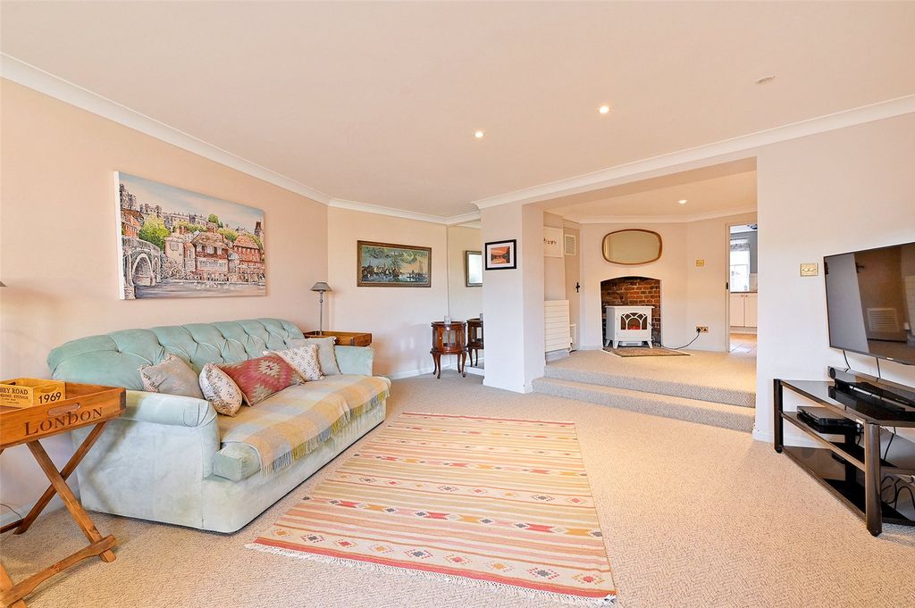 Property photo 3 of 11 Reception Room